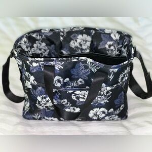 GUC Vera Bradley Lighten Up Everything Organizer retired Frosted Floral